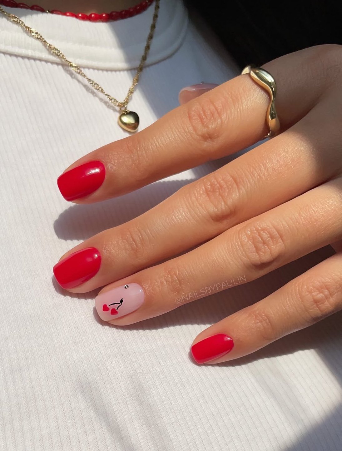 red summer nails square